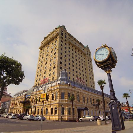 Wyndham Batumi Hotel Exterior photo